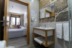 ALOJAMENTO GIRASSOL - Guest House - Quarto com casa de banho privativa